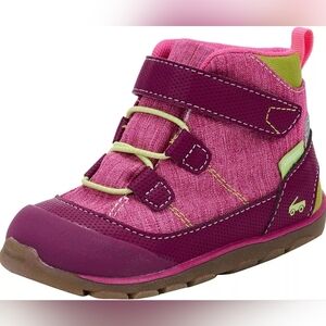 Size 5 pink Sam See Kai Run boots